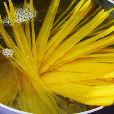 バジルとモッツアレラのトマトパスタ