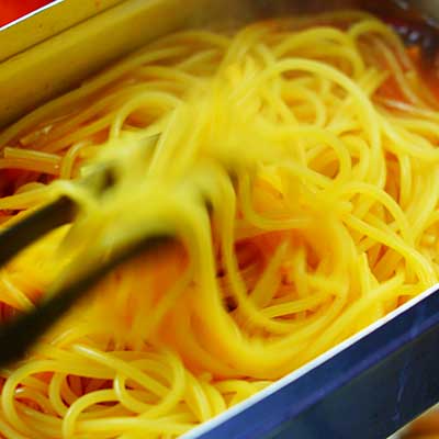 バジルとモッツアレラのトマトパスタ