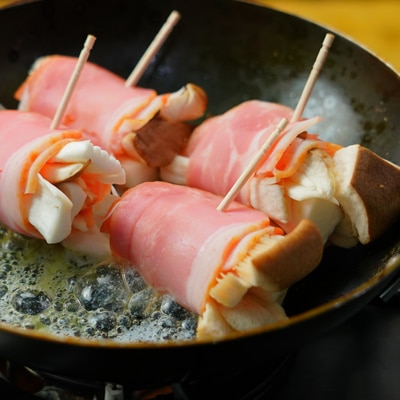 うまみたっぷり！エリンギベーコン巻き