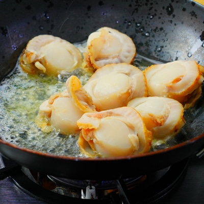 ホタテとアスパラのバター炒め