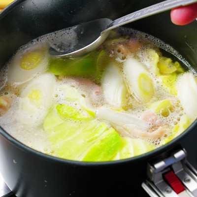 ほっと温まる!具材たっぷり豚汁