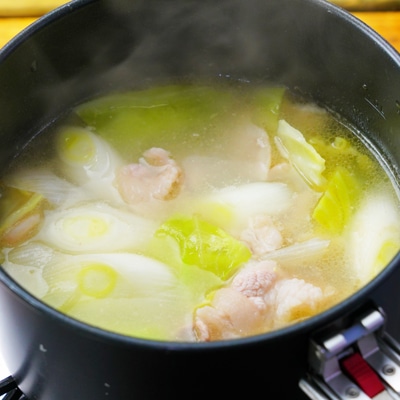 ほっと温まる!具材たっぷり豚汁