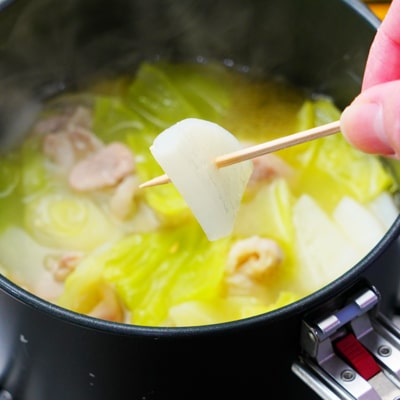 ほっと温まる!具材たっぷり豚汁