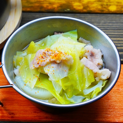 ほっと温まる!具材たっぷり豚汁