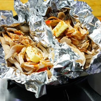 秋の味覚を味わう!鮭ときのこのホイル焼き