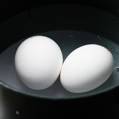 おつまみに!半熟卵のベーコン巻き