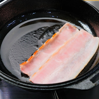 半熟卵が美味しい!ベーコンエッグ