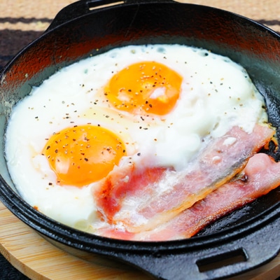 半熟卵が美味しい!ベーコンエッグ