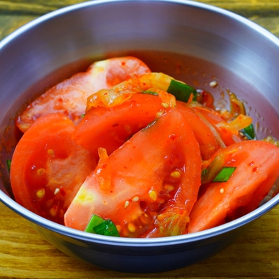 さっと一品！トマトのキムチ和え