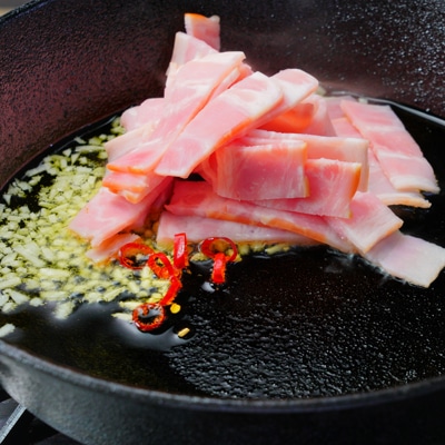 ミニトマトとベーコンのパスタ