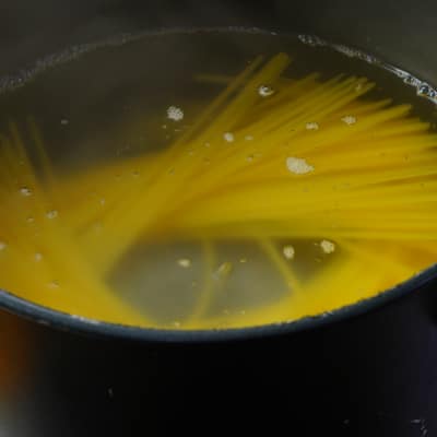 ミニトマトとベーコンのパスタ