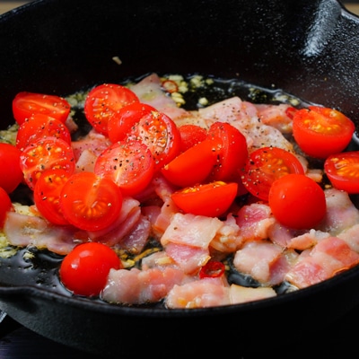 ミニトマトとベーコンのパスタ