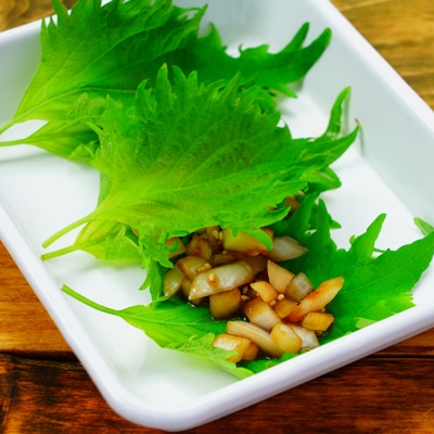 おつまみ!玉ねぎの大葉漬け