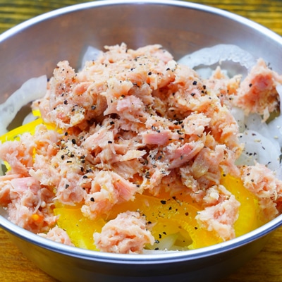 辛くない！新玉ねぎとツナのサラダ