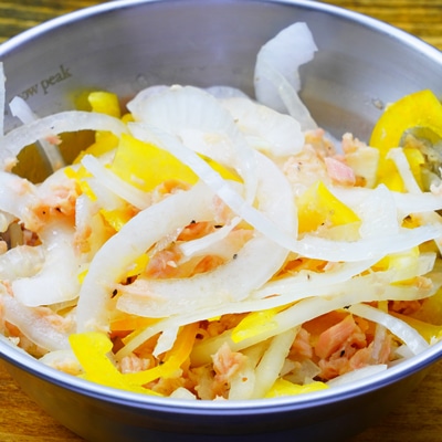 辛くない！新玉ねぎとツナのサラダ