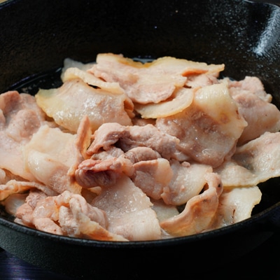 味が染みてる!玉ねぎと豚バラ肉の煮込み