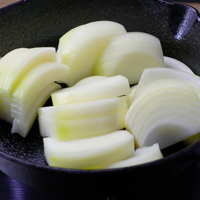 味が染みてる!玉ねぎと豚バラ肉の煮込み