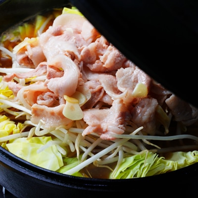 熱々バリうま!キャベツと豚バラ肉のもつ鍋風