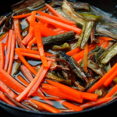 昔懐かしい!芋がらと油揚げの煮物