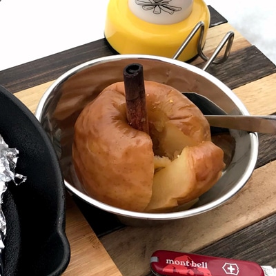 スキレットでホットスイーツ!絶品焼きリンゴ