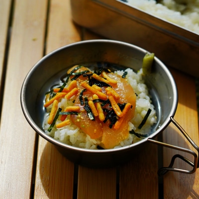 お酒のシメに!ごま鯛茶漬け