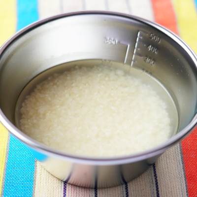 シェラカップで鶏胸肉の炊き込みご飯