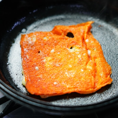 焼くだけ！スライスチーズのカリカリ焼き