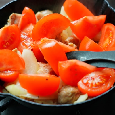 定番！チキンのトマト煮込み