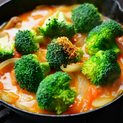 定番！チキンのトマト煮込み