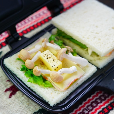 朝食に！ベーコンとチーズのホットサンド