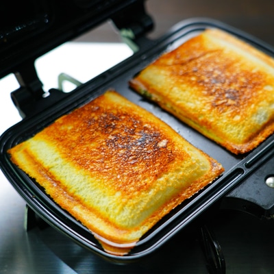 朝食に！ベーコンとチーズのホットサンド