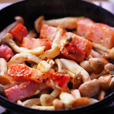 さっと炒めるだけ！ベーコンとしめじのマヨソテー