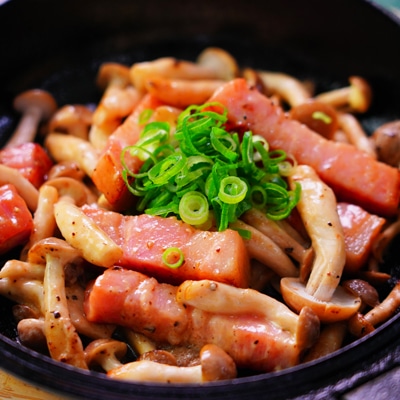 さっと炒めるだけ！ベーコンとしめじのマヨソテー