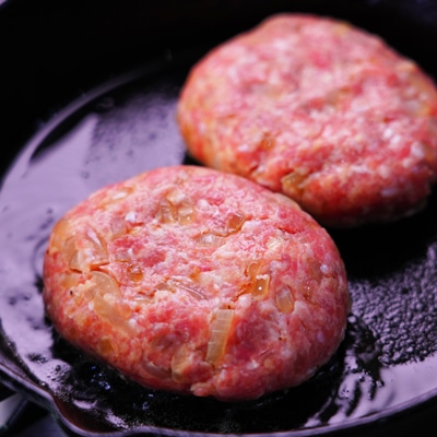 豚ひき肉で絶品ハンバーグ