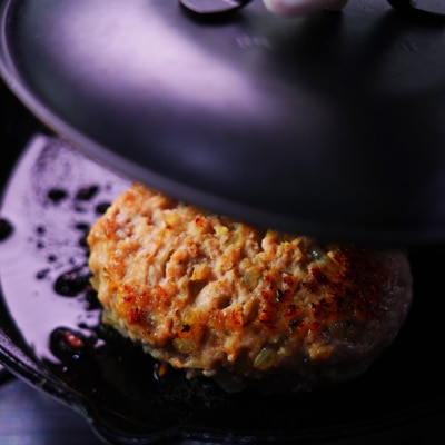 豚ひき肉で絶品ハンバーグ