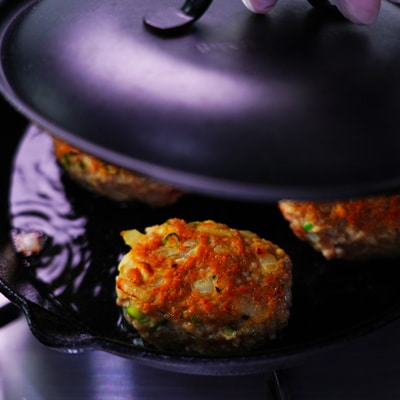 甘辛ダレがからむ！豚ひき肉のつくね