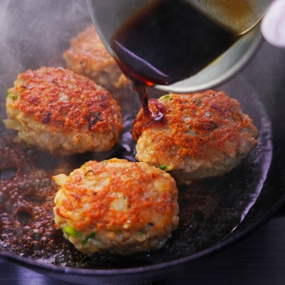 甘辛ダレがからむ！豚ひき肉のつくね