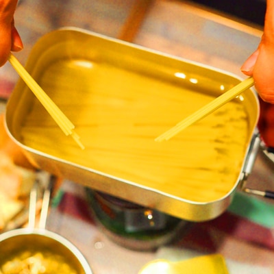 メスティンで作る！バジルソースのトマトパスタ