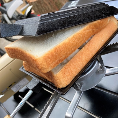 まるで肉まん風！ホットサンド