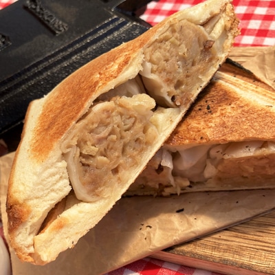 まるで肉まん風！ホットサンド