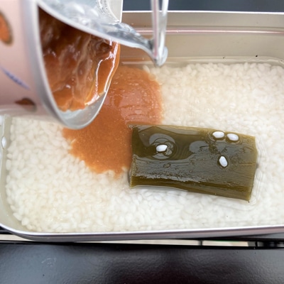 サバ味噌煮缶de炊き込みご飯