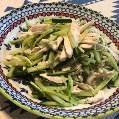 塩だれで和えるだけ！簡単ささみきゅうりサラダ