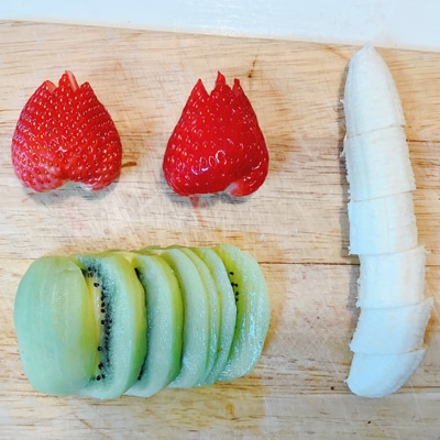 イチゴのお花が可愛すぎる！萌え断フルーツサンド