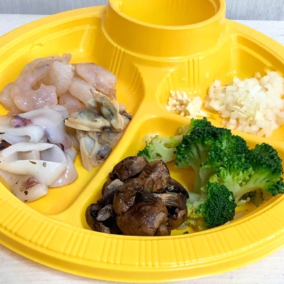 スキレットで作る！映えすぎるシーフードパエリア