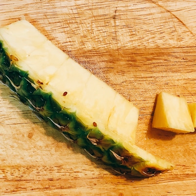 フルーティーでジューシー!豚バラとパイナップルのシュラスコ