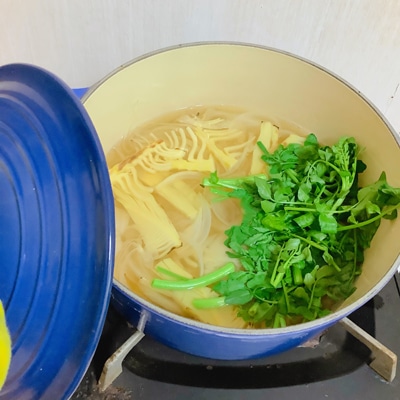 旬の味覚！焼きたけのことクレソンの洋風スープ