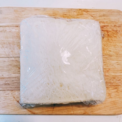 イチゴのお花が可愛すぎる！萌え断フルーツサンド