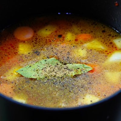 トマトの旨味たっぷり!具沢山ミネストローネ