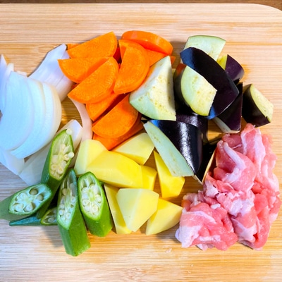 再現レシピ！アニメゆるキャン△の「不思議な味！？豚骨煮込みカレー」