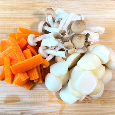 再現レシピ!アニメゆるキャン△の「とろ〜り温まる!野菜と納豆の味噌汁」